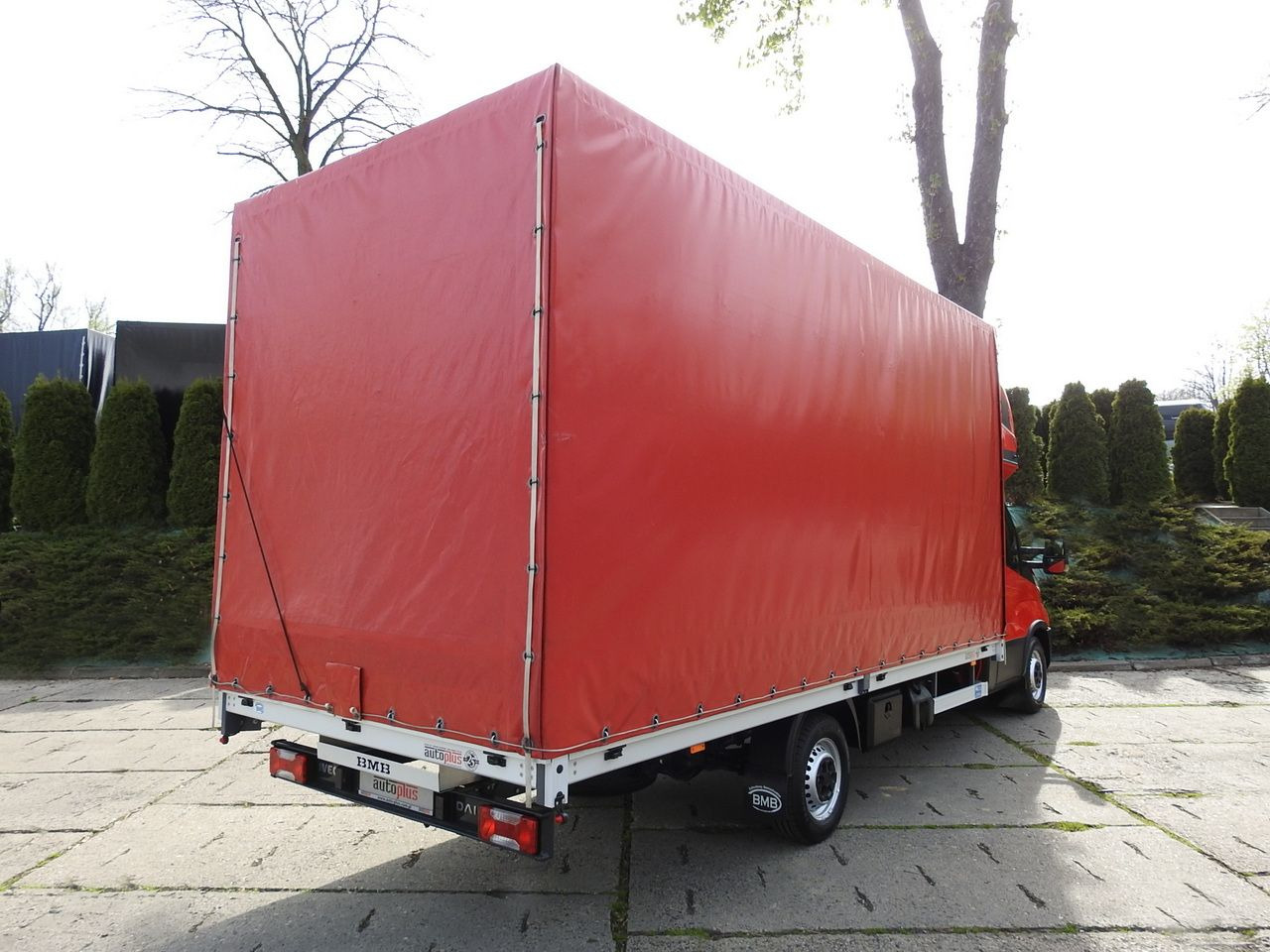 IVECO DAILY 35S18 TARPAULIN 10 PALLETS WEBASTO CRUISE CONTROL LED LIGHTS AIR CONDITIONING 180HP - Transportbil med kapell: bild 3 IVECO DAILY 35S18 TARPAULIN 10 PALLETS WEBASTO CRUISE CONTROL LED LIGHTS AIR CONDITIONING 180HP - Transportbil med kapell: bild 3