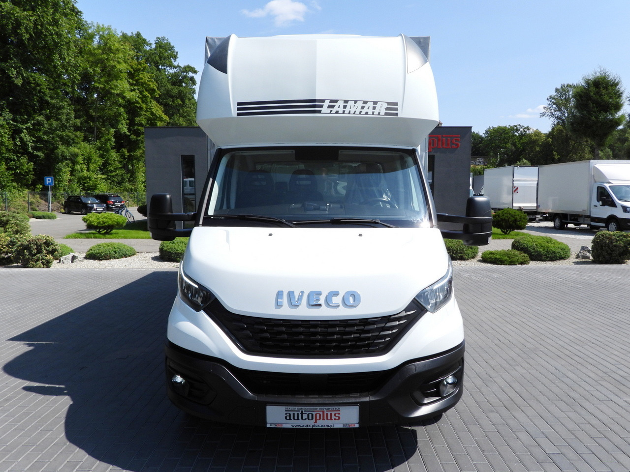 IVECO DAILY 35S18 TARPAULIN 10 PALLETS WEBASTO CRUISE CONTROL LED LIGHTS PNEUMATICS AIR CONDITIONING 180HP - Transportbil med kapell: bild 5 IVECO DAILY 35S18 TARPAULIN 10 PALLETS WEBASTO CRUISE CONTROL LED LIGHTS PNEUMATICS AIR CONDITIONING 180HP - Transportbil med kapell: bild 5