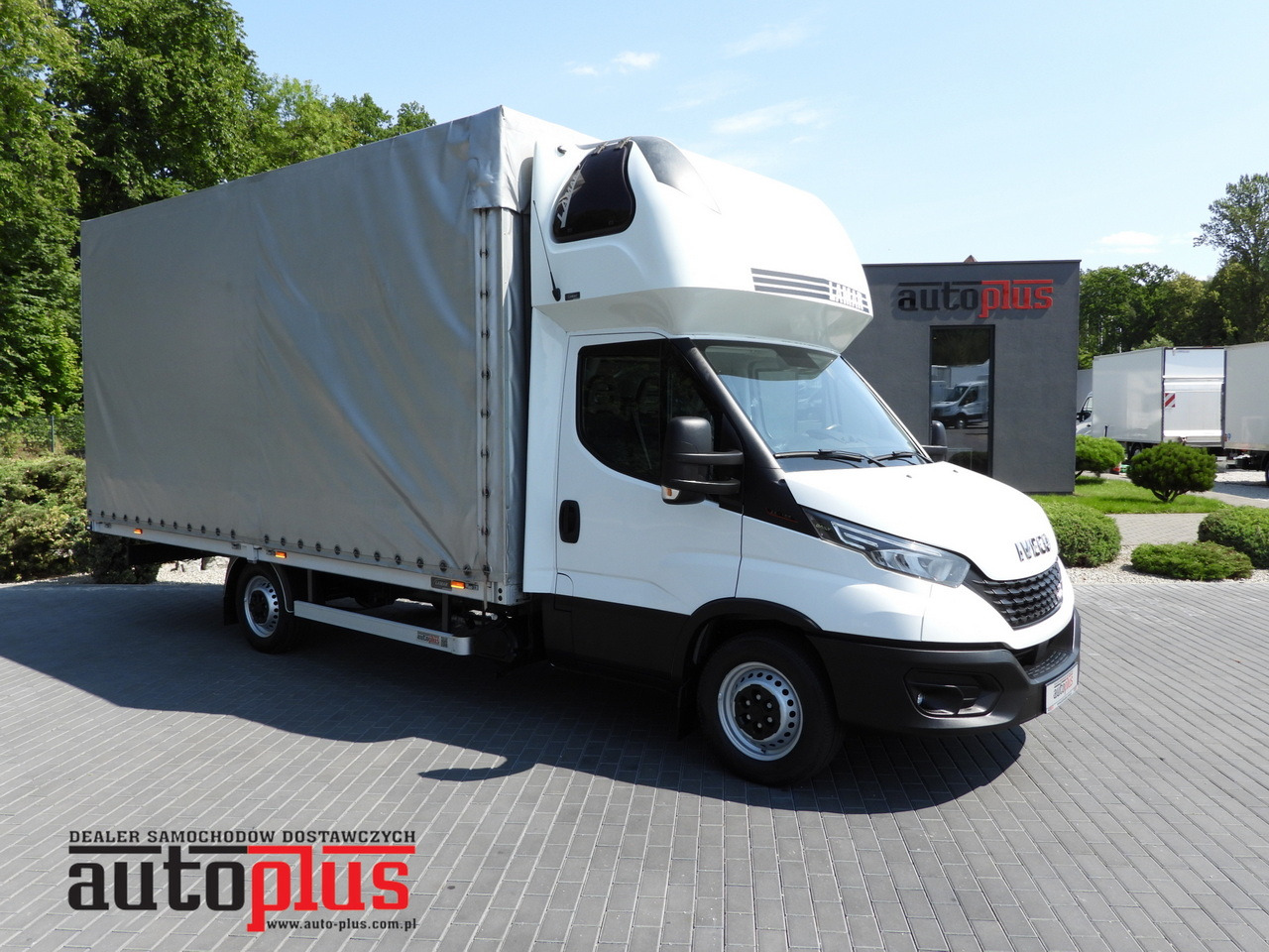 IVECO DAILY 35S18 TARPAULIN 10 PALLETS WEBASTO CRUISE CONTROL LED LIGHTS PNEUMATICS AIR CONDITIONING 180HP - Transportbil med kapell: bild 1 IVECO DAILY 35S18 TARPAULIN 10 PALLETS WEBASTO CRUISE CONTROL LED LIGHTS PNEUMATICS AIR CONDITIONING 180HP - Transportbil med kapell: bild 1