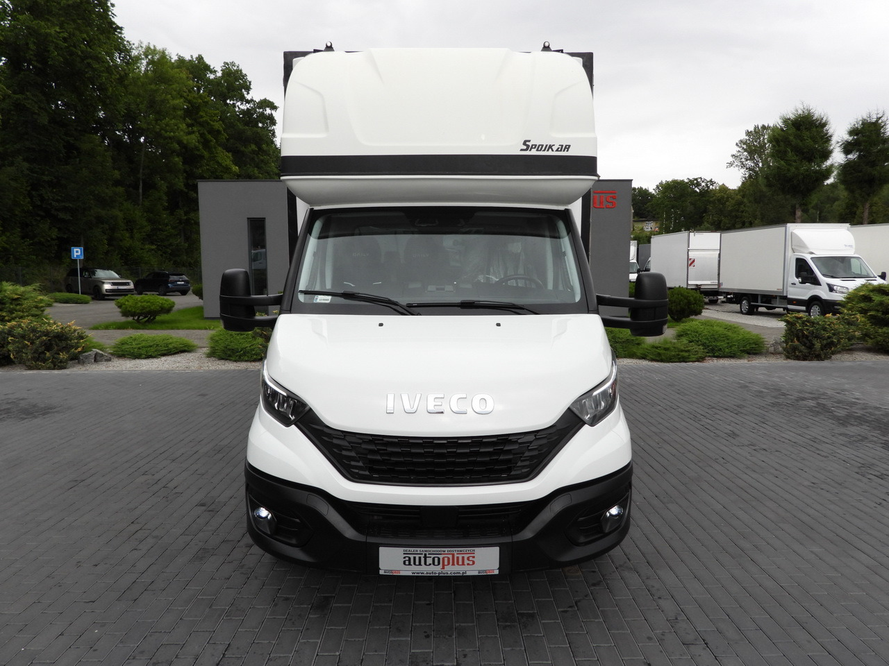 IVECO DAILY 35S18 TARPAULIN 10 PALLETS WEBASTO CRUISE CONTROL NAVIGATION LED LIGHTS AIR CONDITIONING 180HP - Transportbil med kapell: bild 5 IVECO DAILY 35S18 TARPAULIN 10 PALLETS WEBASTO CRUISE CONTROL NAVIGATION LED LIGHTS AIR CONDITIONING 180HP - Transportbil med kapell: bild 5