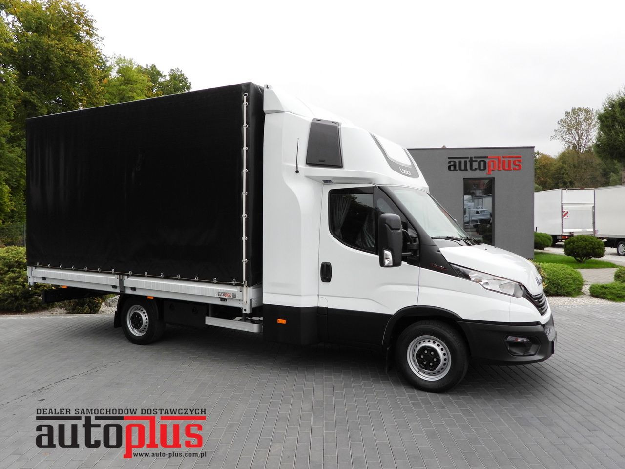 IVECO DAILY 35S18 TARPAULIN 10 PALLETS WEBASTO CRUISE CONTROL PNEUMATICS AIR CONDITIONING 180HP - Transportbil med kapell: bild 1 IVECO DAILY 35S18 TARPAULIN 10 PALLETS WEBASTO CRUISE CONTROL PNEUMATICS AIR CONDITIONING 180HP - Transportbil med kapell: bild 1