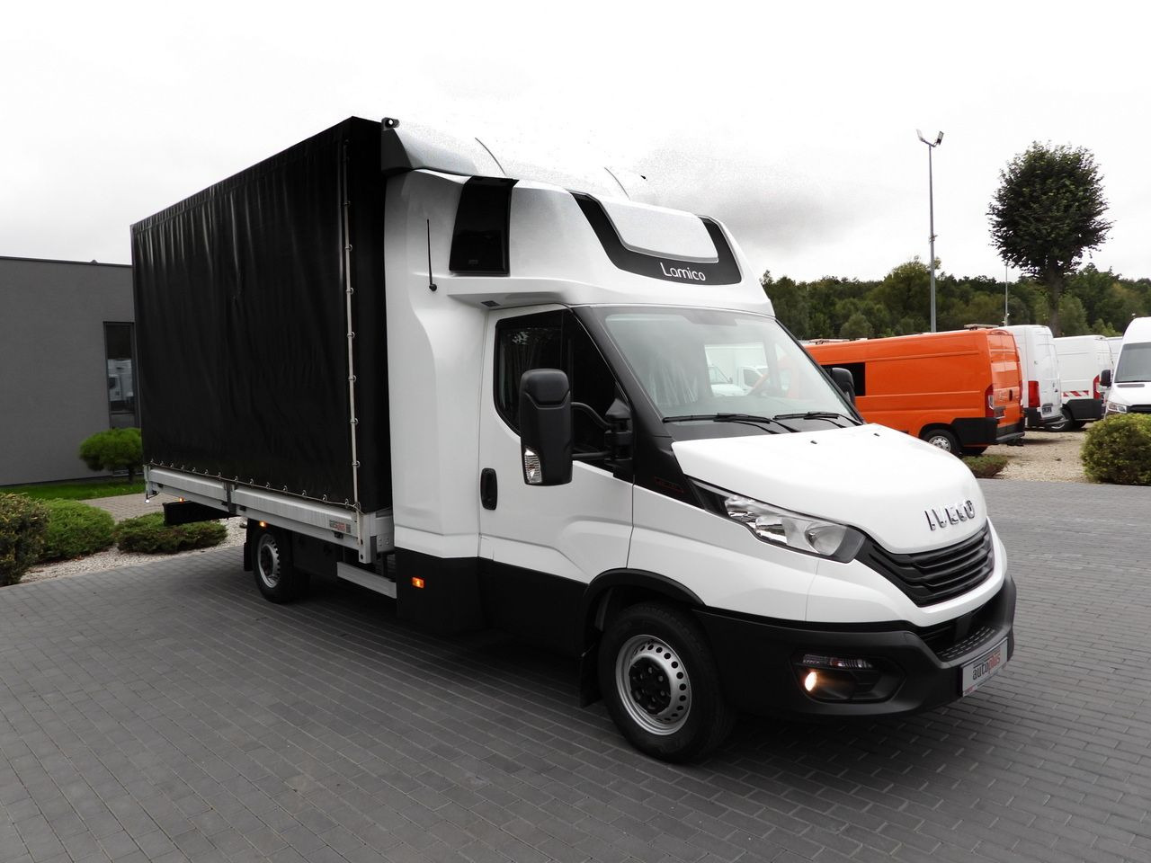 IVECO DAILY 35S18 TARPAULIN 10 PALLETS WEBASTO CRUISE CONTROL PNEUMATICS AIR CONDITIONING 180HP - Transportbil med kapell: bild 4 IVECO DAILY 35S18 TARPAULIN 10 PALLETS WEBASTO CRUISE CONTROL PNEUMATICS AIR CONDITIONING 180HP - Transportbil med kapell: bild 4