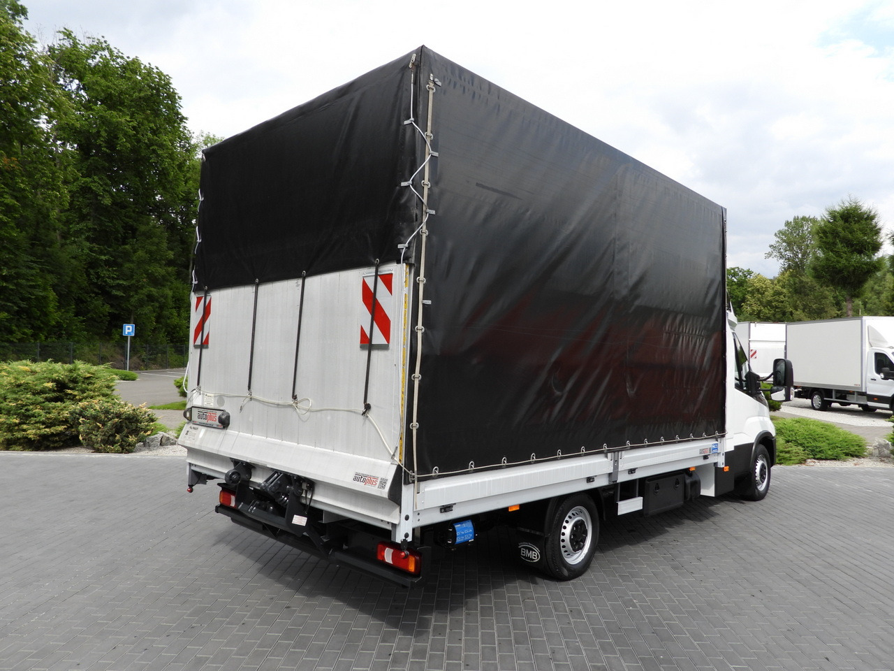 IVECO DAILY 35S18 TARPAULIN LIFT 10 PALLETS WEBASTO CRUISE CONTROL PNEUMATICS AIR CONDITIONING 180HP - Transportbil med kapell: bild 3 IVECO DAILY 35S18 TARPAULIN LIFT 10 PALLETS WEBASTO CRUISE CONTROL PNEUMATICS AIR CONDITIONING 180HP - Transportbil med kapell: bild 3