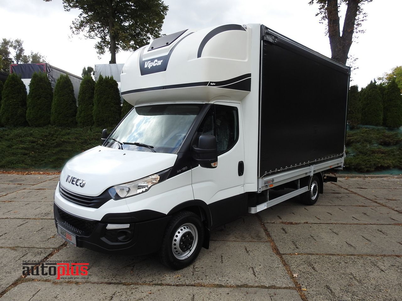 IVECO DAILY 35S18 TARPAULIN LIFT 8 PALLETS CRUISE CONTROL AIR CONDITIONING 180HP - Transportbil med kapell: bild 1 IVECO DAILY 35S18 TARPAULIN LIFT 8 PALLETS CRUISE CONTROL AIR CONDITIONING 180HP - Transportbil med kapell: bild 1