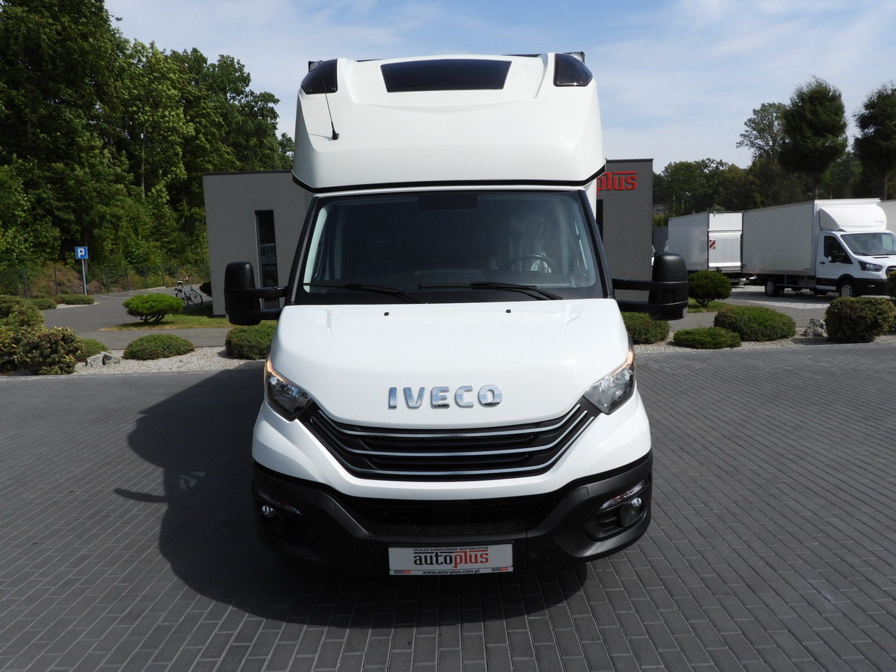 IVECO DAILY 35S18 TARPAULIN LIFT 8 PALLETS CRUISE CONTROL AIR CONDITIONING 180HP - Transportbil med kapell: bild 5 IVECO DAILY 35S18 TARPAULIN LIFT 8 PALLETS CRUISE CONTROL AIR CONDITIONING 180HP - Transportbil med kapell: bild 5