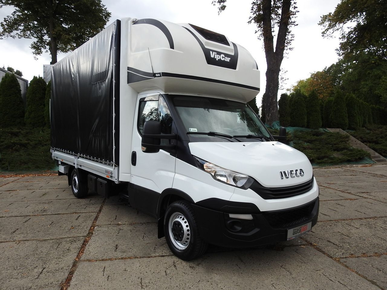 IVECO DAILY 35S18 TARPAULIN LIFT 8 PALLETS CRUISE CONTROL AIR CONDITIONING 180HP - Transportbil med kapell: bild 4 IVECO DAILY 35S18 TARPAULIN LIFT 8 PALLETS CRUISE CONTROL AIR CONDITIONING 180HP - Transportbil med kapell: bild 4