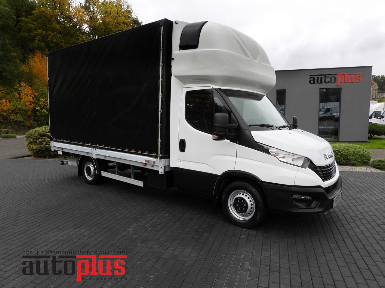 IVECO DAILY 35S18 TARPAULIN LIFT 8 PALLETS WEBASTO CRUISE CONTROL AIR CONDITIONING 180HP - Transportbil med kapell: bild 1 IVECO DAILY 35S18 TARPAULIN LIFT 8 PALLETS WEBASTO CRUISE CONTROL AIR CONDITIONING 180HP - Transportbil med kapell: bild 1