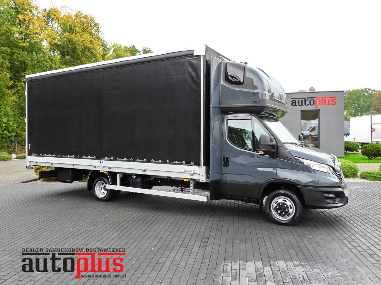 IVECO DAILY 50C18 TARPAULIN 14 PALLETS WEBASTO CRUISE CONTROL PNEUMATICS TWIN WHEELS AIR CONDITIONING 180HP - Transportbil med kapell: bild 1 IVECO DAILY 50C18 TARPAULIN 14 PALLETS WEBASTO CRUISE CONTROL PNEUMATICS TWIN WHEELS AIR CONDITIONING 180HP - Transportbil med kapell: bild 1