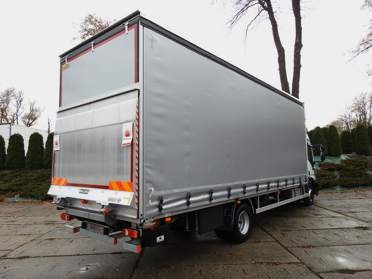 IVECO EUROCARGO 120-250 NEW TARPAULIN LIFT 18 PALLETS WEBASTO CRUISE CONTROL AIR CONDITIONING LED LIGHTS PNEUMATICS AUTOMATIC TRANSMISSION HI-MATIC 250HP - Transportbil med kapell: bild 3 IVECO EUROCARGO 120-250 NEW TARPAULIN LIFT 18 PALLETS WEBASTO CRUISE CONTROL AIR CONDITIONING LED LIGHTS PNEUMATICS AUTOMATIC TRANSMISSION HI-MATIC 250HP - Transportbil med kapell: bild 3