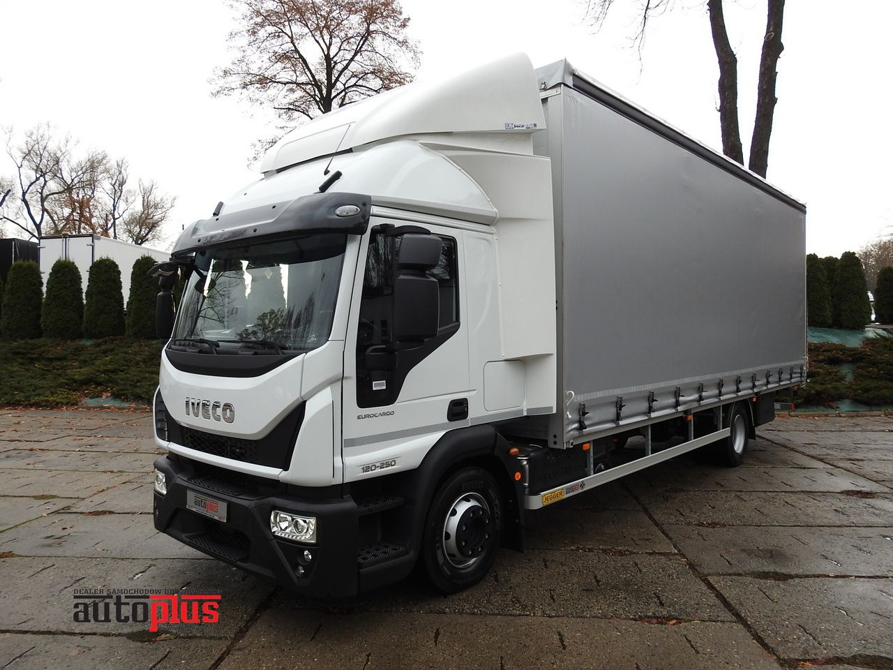 IVECO EUROCARGO 120-250 NEW TARPAULIN LIFT 18 PALLETS WEBASTO CRUISE CONTROL AIR CONDITIONING LED LIGHTS PNEUMATICS AUTOMATIC TRANSMISSION HI-MATIC 250HP - Transportbil med kapell: bild 1 IVECO EUROCARGO 120-250 NEW TARPAULIN LIFT 18 PALLETS WEBASTO CRUISE CONTROL AIR CONDITIONING LED LIGHTS PNEUMATICS AUTOMATIC TRANSMISSION HI-MATIC 250HP - Transportbil med kapell: bild 1