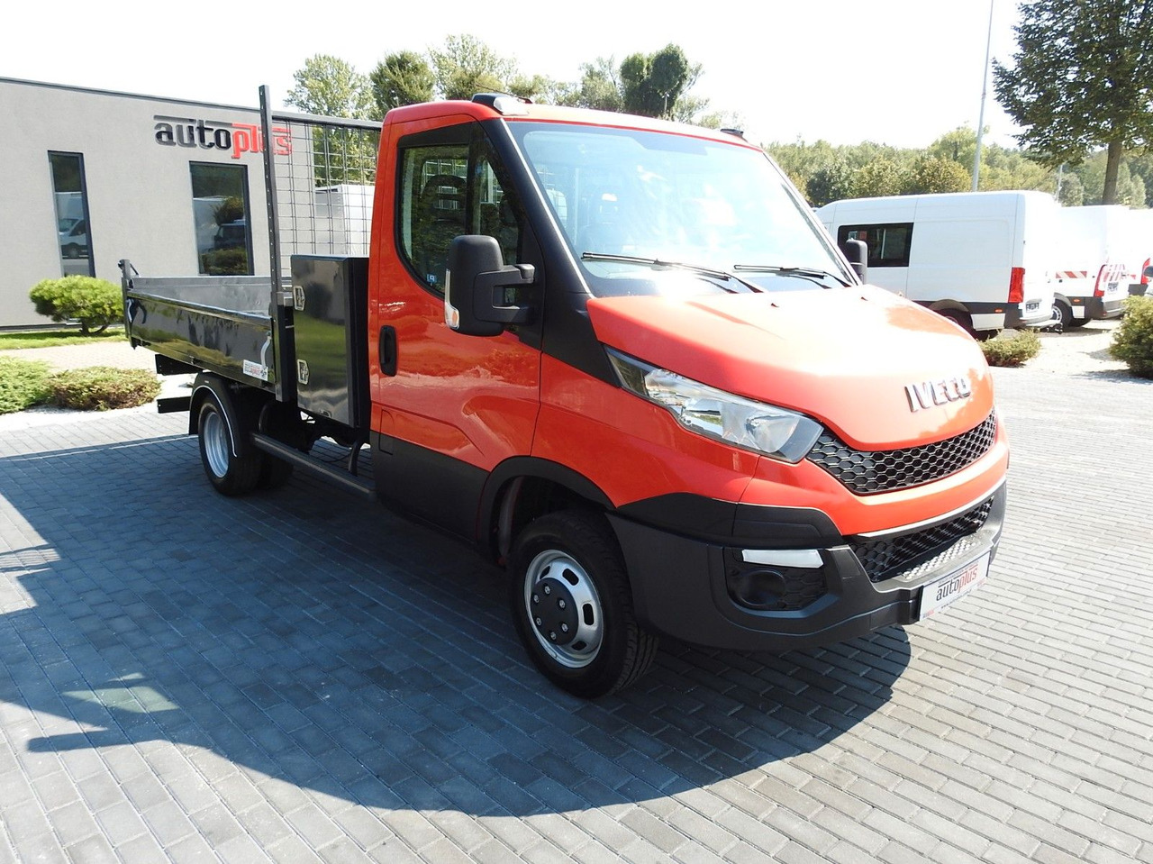 Iveco DAILY 35C13 KIPPER TEMPOMAT A/C ZWILLINGSRÄDER - Transportbil med tippflak: bild 4 Iveco DAILY 35C13 KIPPER TEMPOMAT A/C ZWILLINGSRÄDER - Transportbil med tippflak: bild 4