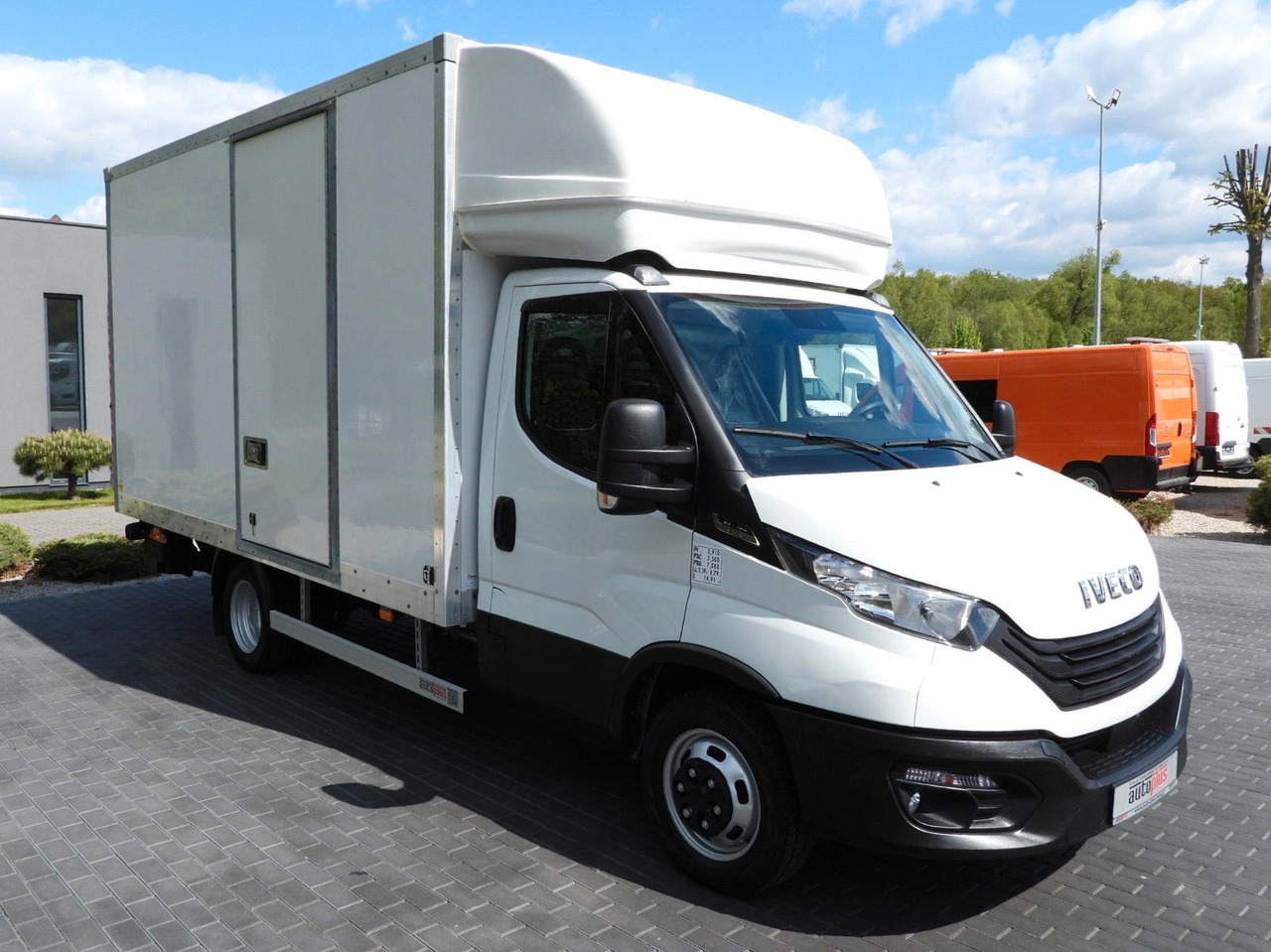 Iveco DAILY 35C16 KOFFER AUFZUG 8 PALETTEN TEMPOMAT - Volymskåp: bild 4 Iveco DAILY 35C16 KOFFER AUFZUG 8 PALETTEN TEMPOMAT - Volymskåp: bild 4