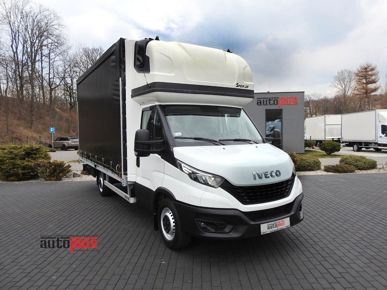 Iveco DAILY 35S18 PRITSCHE PLANE 10 PALLETS WEBASTO - Transportbil med kapell: bild 1 Iveco DAILY 35S18 PRITSCHE PLANE 10 PALLETS WEBASTO - Transportbil med kapell: bild 1