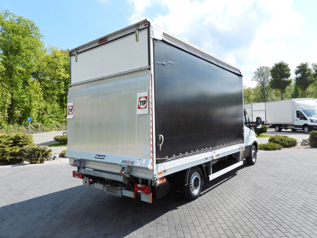Iveco DAILY 35S18 PRITSCHE PLANE AUFZUG 8 PALETTEN - Transportbil med kapell: bild 3 Iveco DAILY 35S18 PRITSCHE PLANE AUFZUG 8 PALETTEN - Transportbil med kapell: bild 3