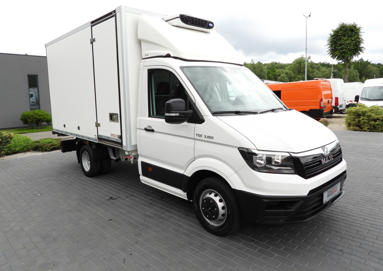 MAN TGE 3.180 REGRIGERATOR BOX 0*C CRUISE CONTROL TWIN WHEELS AIR CONDITIONING 180HP - Kylbil: bild 4 MAN TGE 3.180 REGRIGERATOR BOX 0*C CRUISE CONTROL TWIN WHEELS AIR CONDITIONING 180HP - Kylbil: bild 4