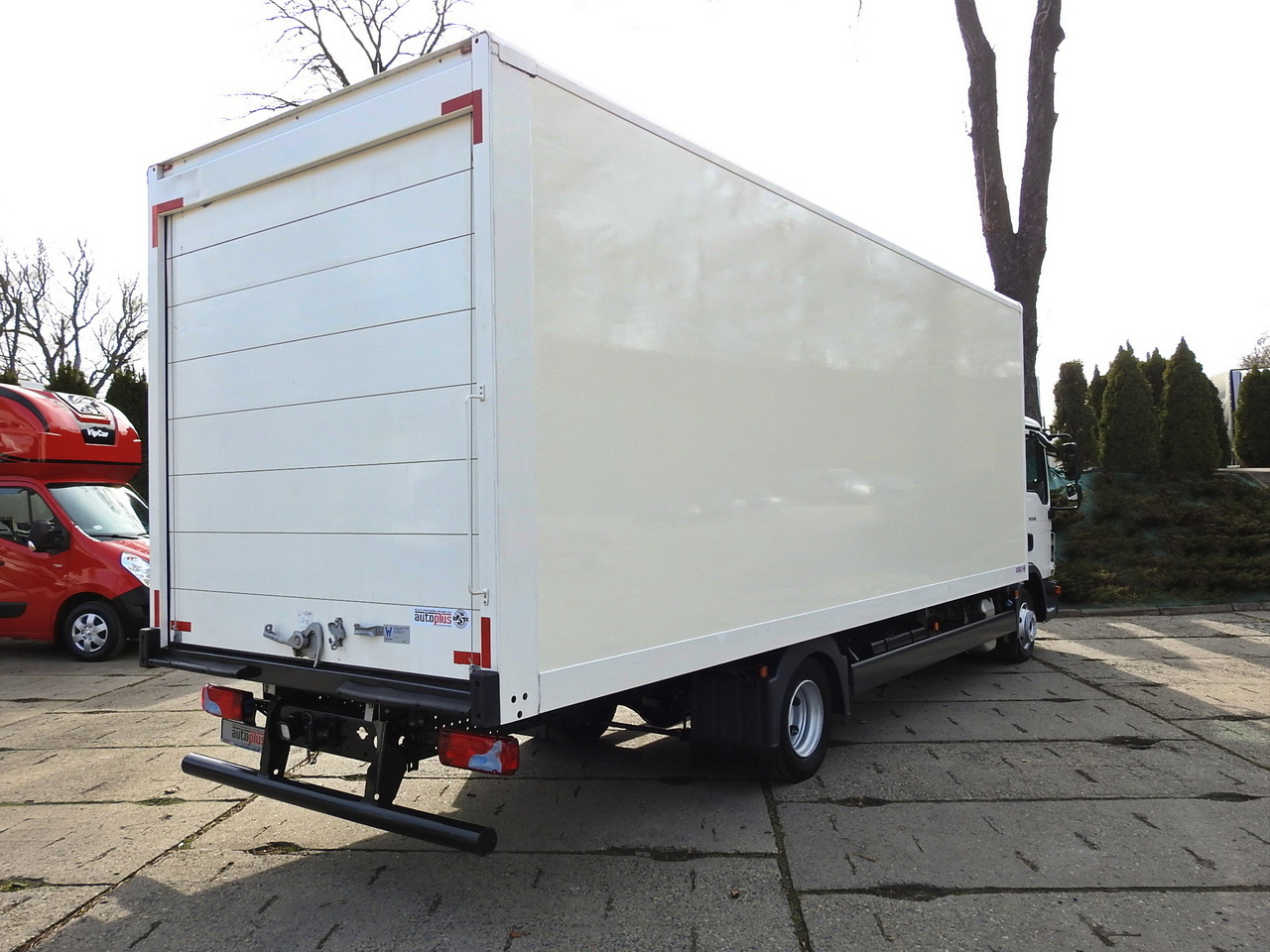 MAN TGL 8.18 BOX 16 PALLETS CRUISE CONTROL TWIN WHEELS 180HP - Volymskåp: bild 3 MAN TGL 8.18 BOX 16 PALLETS CRUISE CONTROL TWIN WHEELS 180HP - Volymskåp: bild 3