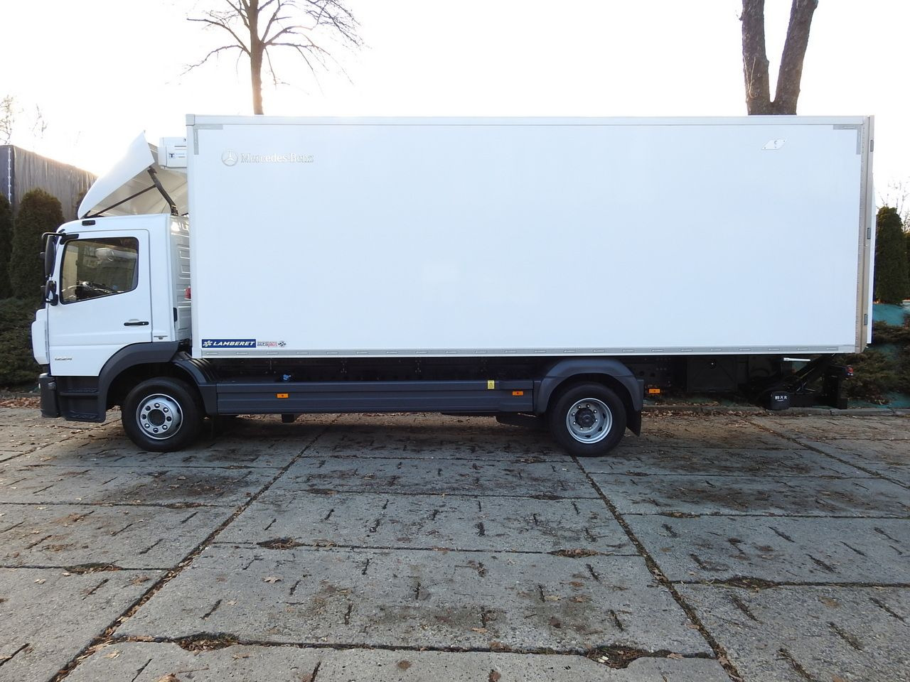 Kylbil lastbil MERCEDES ATEGO 12.24 REGRIGERATOR BOX -10*C LIFT 16 PALLETS HEATING FUNCTION WEBASTO CRUISE CONTROL PNEUMATICS AIR CONDITIONING  240HP: bild 8