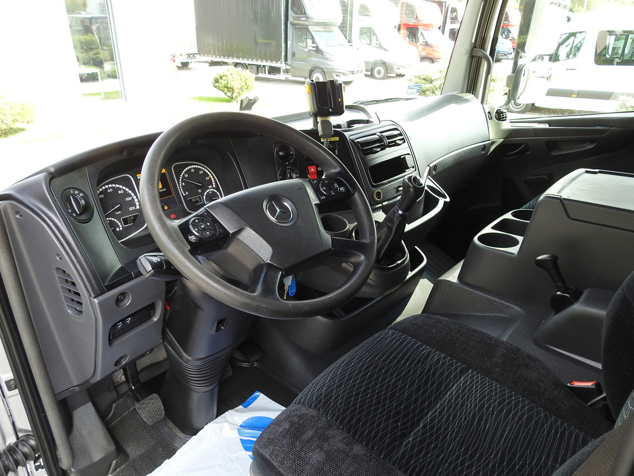 MERCEDES ATEGO 1221 TARPAULIN LIFT 16 PALLETS WEBASTO AIR CONDITIONING PNEUMATICS TWIN WHEELS 230HP - Transportbil med kapell: bild 2 MERCEDES ATEGO 1221 TARPAULIN LIFT 16 PALLETS WEBASTO AIR CONDITIONING PNEUMATICS TWIN WHEELS 230HP - Transportbil med kapell: bild 2