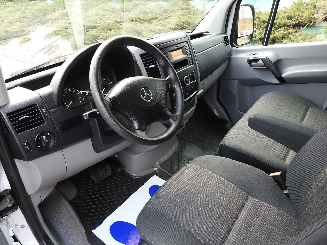 MERCEDES SPRINTER 316 THREE-WAY TIPPER CRUISE CONTROL AUTOMATIC TRANSMISSION AIR CONDITIONING 160HP - Transportbil med tippflak: bild 2 MERCEDES SPRINTER 316 THREE-WAY TIPPER CRUISE CONTROL AUTOMATIC TRANSMISSION AIR CONDITIONING 160HP - Transportbil med tippflak: bild 2