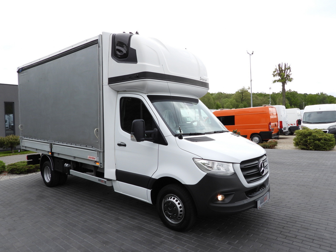 MERCEDES SPRINTER 519 TARPAULIN 8 PALLETS WEBASTO CRUISE CONTROL TWIN WHEELS AIR CONDITIONING 190HP - Transportbil med kapell: bild 4 MERCEDES SPRINTER 519 TARPAULIN 8 PALLETS WEBASTO CRUISE CONTROL TWIN WHEELS AIR CONDITIONING 190HP - Transportbil med kapell: bild 4