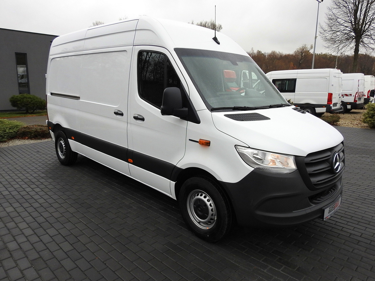 MERCEDES eSprinter NEW ELECTRIC VAN AUTOMATIC TRANSMISSION GUARANTEE 95HP - Skåpbil: bild 4 MERCEDES eSprinter NEW ELECTRIC VAN AUTOMATIC TRANSMISSION GUARANTEE 95HP - Skåpbil: bild 4