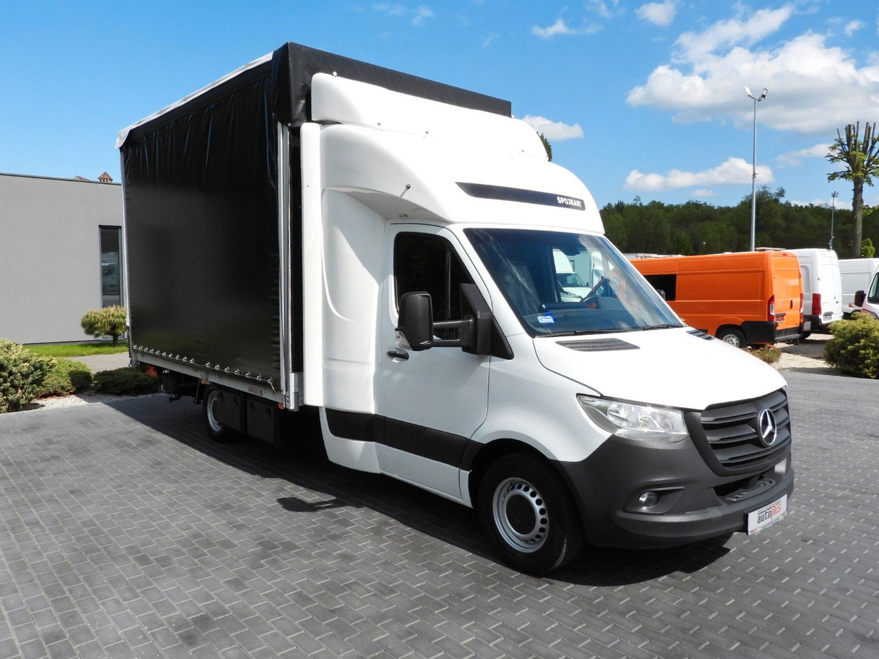 Mercedes-Benz SPRINTER 316 PRITSCHE PLANE AUFZUG 10 PALETTEN - Transportbil med kapell, Dubbelhytt transportbil: bild 4 Mercedes-Benz SPRINTER 316 PRITSCHE PLANE AUFZUG 10 PALETTEN - Transportbil med kapell, Dubbelhytt transportbil: bild 4