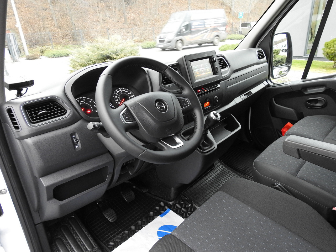 OPEL MOVANO REFRIGERATOR VAN 0*C CRUISE CONTROL NAVIGATION AIR CONDITIONING LED LIGHTS 150HP - Kylbil: bild 2 OPEL MOVANO REFRIGERATOR VAN 0*C CRUISE CONTROL NAVIGATION AIR CONDITIONING LED LIGHTS 150HP - Kylbil: bild 2