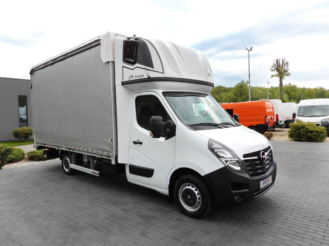 Opel MOVANO PRITSCHE PLANE AUFZUG 9 PALETTEN WEBASTO - Transportbil med kapell: bild 4 Opel MOVANO PRITSCHE PLANE AUFZUG 9 PALETTEN WEBASTO - Transportbil med kapell: bild 4