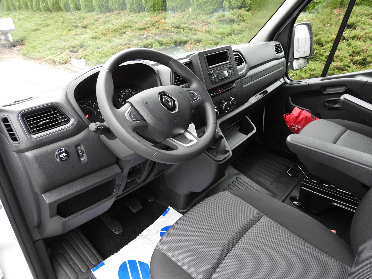 RENAULT MASTER NEW TARPAULIN 10 PALLETS WEBASTO CRUISE CONTROL AIR CONDITIONING LED LIGHTS Y 165HP - Transportbil med kapell: bild 2 RENAULT MASTER NEW TARPAULIN 10 PALLETS WEBASTO CRUISE CONTROL AIR CONDITIONING LED LIGHTS Y 165HP - Transportbil med kapell: bild 2