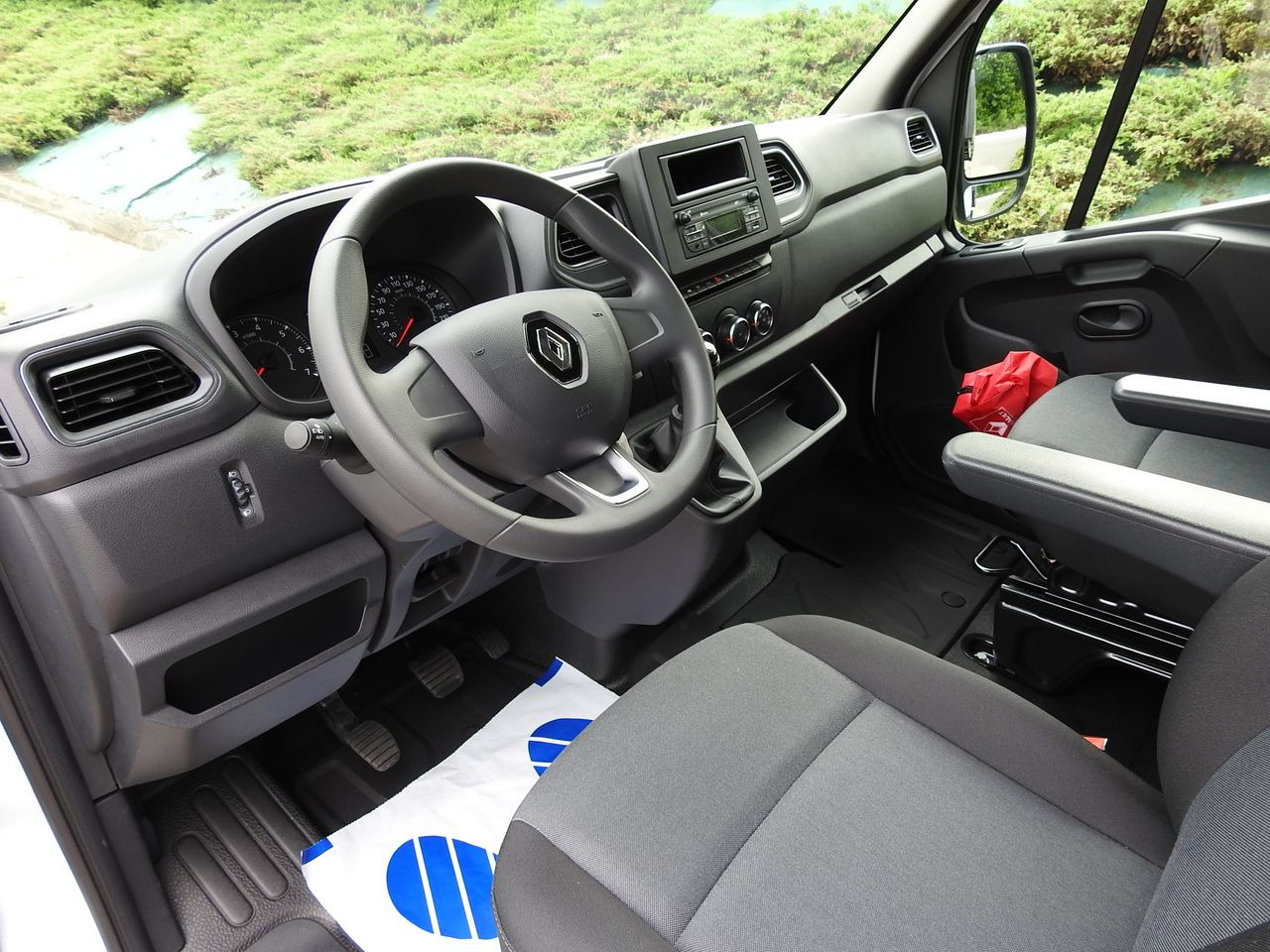 RENAULT MASTER - Transportbil med tippflak: bild 2 RENAULT MASTER - Transportbil med tippflak: bild 2