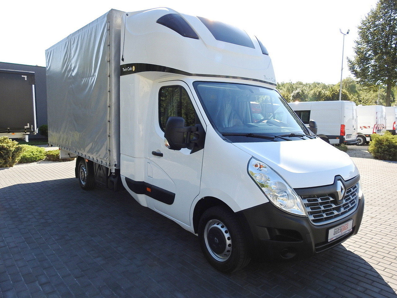 RENAULT MASTER TARPAULIN 8 PALLETS WEBASTO CRUISE CONTROL AIR CONDITIONING PNEUMATICS 170HP - Transportbil med kapell: bild 4 RENAULT MASTER TARPAULIN 8 PALLETS WEBASTO CRUISE CONTROL AIR CONDITIONING PNEUMATICS 170HP - Transportbil med kapell: bild 4