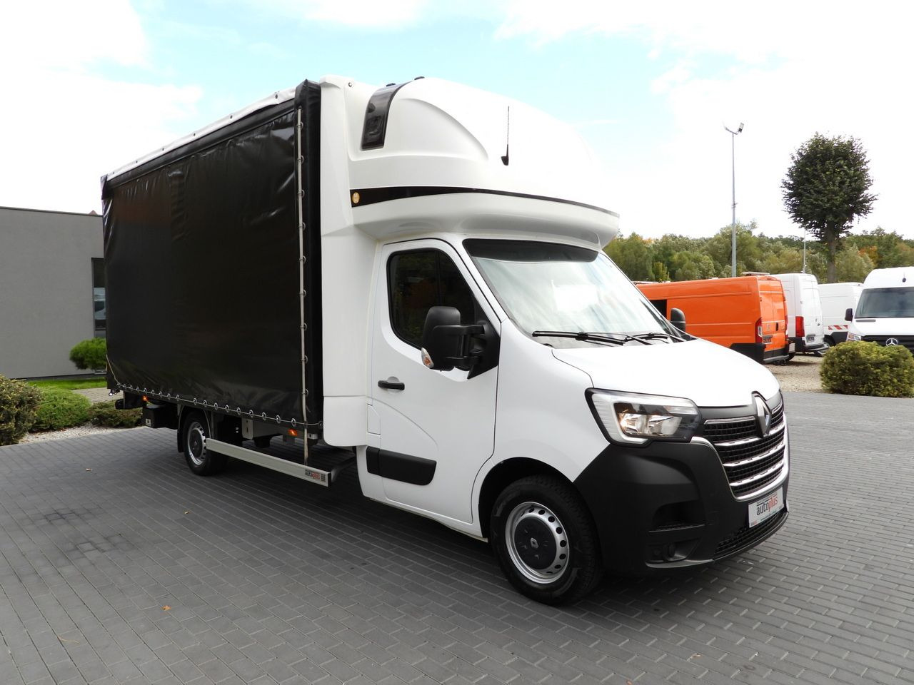 RENAULT MASTER TARPAULIN LIFT 10 PALLETS CRUISE CONTROL LED LIGHTS AIR CONDITIONING 165HP - Transportbil med kapell: bild 4 RENAULT MASTER TARPAULIN LIFT 10 PALLETS CRUISE CONTROL LED LIGHTS AIR CONDITIONING 165HP - Transportbil med kapell: bild 4
