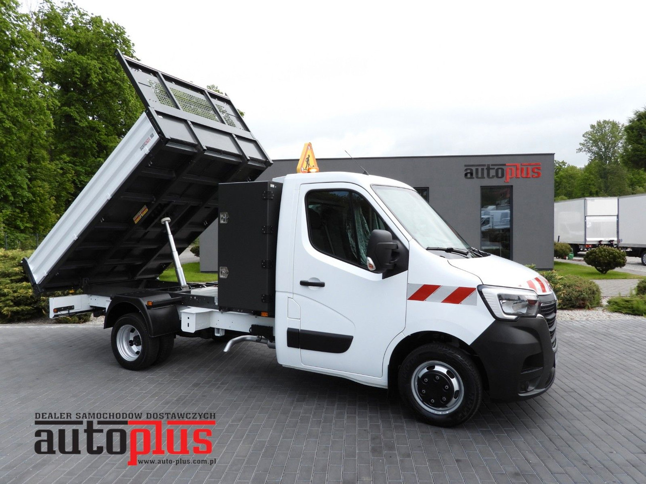 Renault MASTER KIPPER TEMPOMAT ZWILLINGSRÄDER A/C - Transportbil med tippflak: bild 1 Renault MASTER KIPPER TEMPOMAT ZWILLINGSRÄDER A/C - Transportbil med tippflak: bild 1