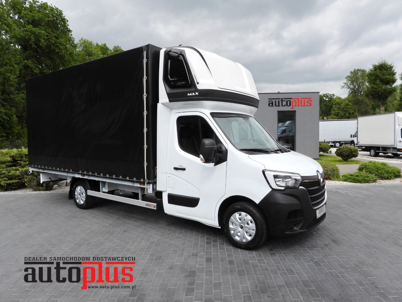 Renault MASTER PRITSCHE PLANE 10 PALETTEN TEMPOMAT - Transportbil med kapell: bild 1 Renault MASTER PRITSCHE PLANE 10 PALETTEN TEMPOMAT - Transportbil med kapell: bild 1