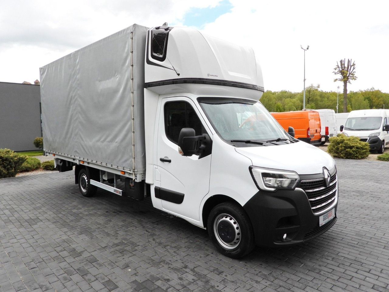 Renault MASTER PRITSCHE PLANE 10 PALETTEN WEBASTO A/C - Transportbil med kapell: bild 4 Renault MASTER PRITSCHE PLANE 10 PALETTEN WEBASTO A/C - Transportbil med kapell: bild 4