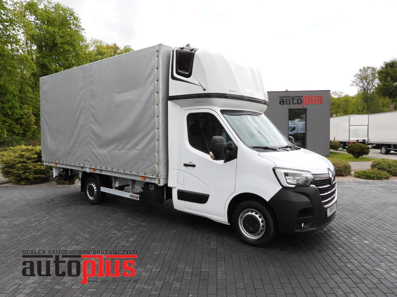 Renault MASTER PRITSCHE PLANE 10 PALETTEN WEBASTO A/C - Transportbil med kapell: bild 1 Renault MASTER PRITSCHE PLANE 10 PALETTEN WEBASTO A/C - Transportbil med kapell: bild 1