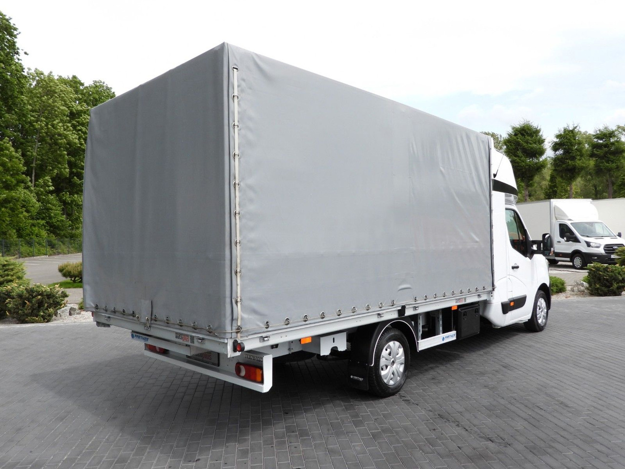 Renault MASTER PRITSCHE PLANE 8 PALETTEN WEBASTO A/C - Transportbil med kapell, Dubbelhytt transportbil: bild 3 Renault MASTER PRITSCHE PLANE 8 PALETTEN WEBASTO A/C - Transportbil med kapell, Dubbelhytt transportbil: bild 3