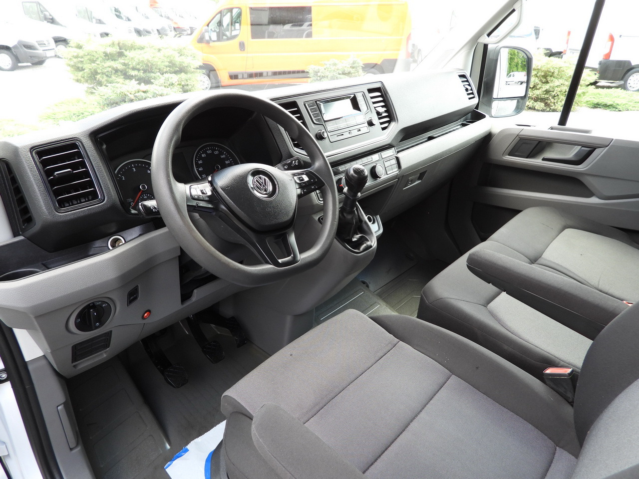VOLKSWAGEN CRAFTER TARPAULIN 10 PALLETS WEBASTO CRUISE CONTROL AIR CONDITIONING 180HP - Transportbil med kapell: bild 2 VOLKSWAGEN CRAFTER TARPAULIN 10 PALLETS WEBASTO CRUISE CONTROL AIR CONDITIONING 180HP - Transportbil med kapell: bild 2