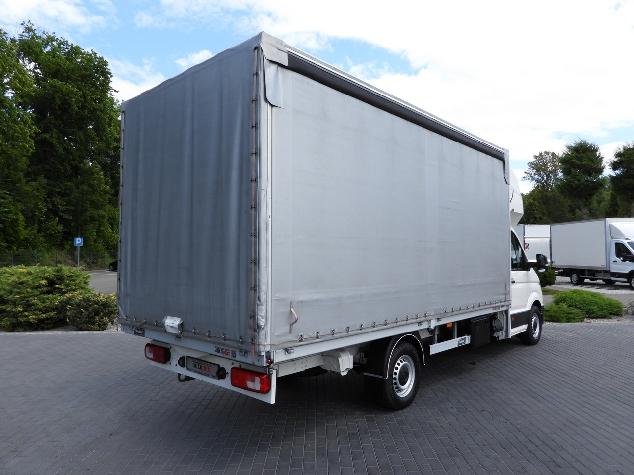 VOLKSWAGEN CRAFTER TARPAULIN 10 PALLETS WEBASTO CRUISE CONTROL AIR CONDITIONING 180HP - Transportbil med kapell: bild 3 VOLKSWAGEN CRAFTER TARPAULIN 10 PALLETS WEBASTO CRUISE CONTROL AIR CONDITIONING 180HP - Transportbil med kapell: bild 3