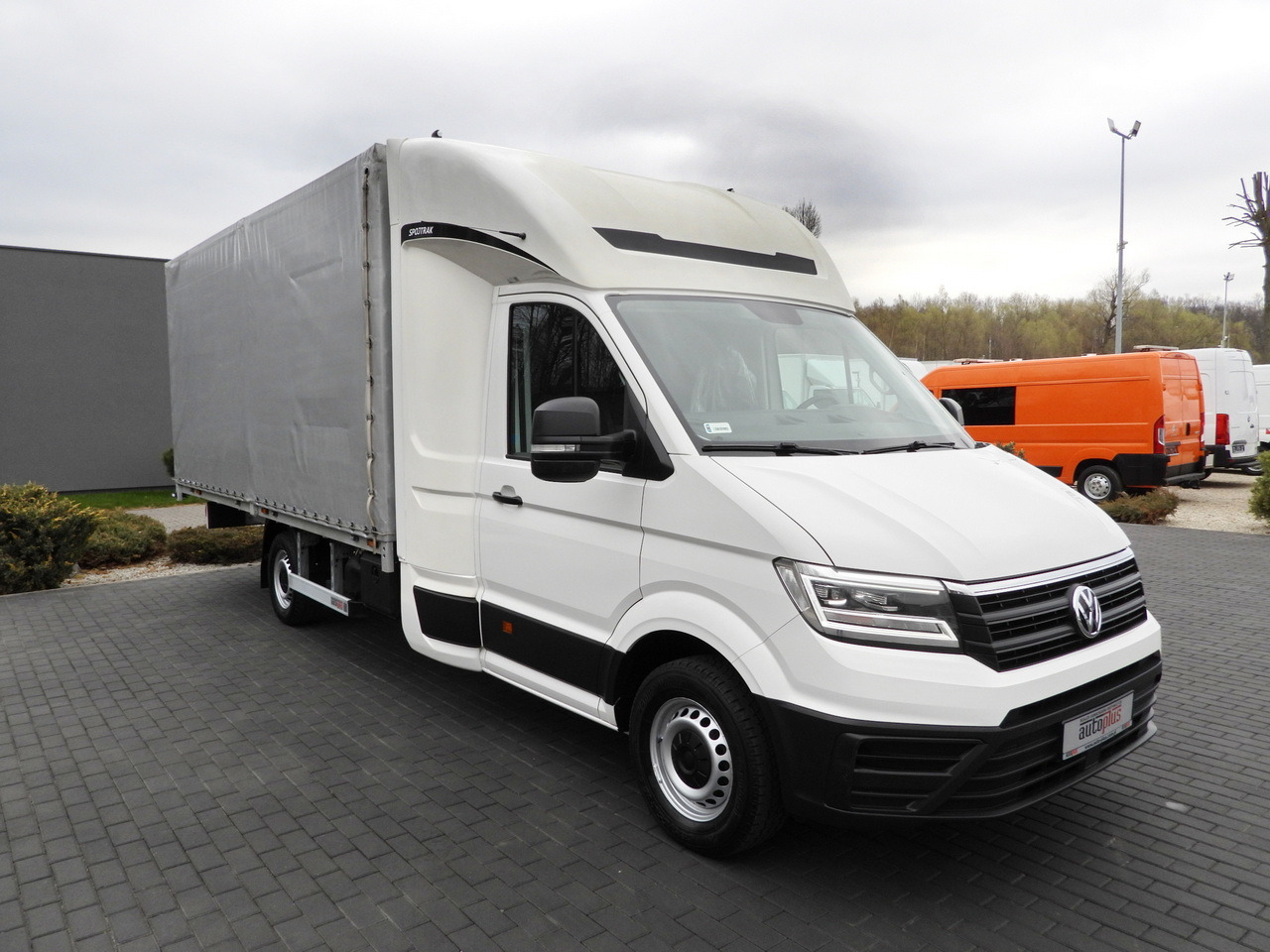 VOLKSWAGEN CRAFTER TARPAULIN 10 PALLETS WEBASTO CRUISE CONTROL LED LIGHTS 180HP - Transportbil med kapell: bild 4 VOLKSWAGEN CRAFTER TARPAULIN 10 PALLETS WEBASTO CRUISE CONTROL LED LIGHTS 180HP - Transportbil med kapell: bild 4