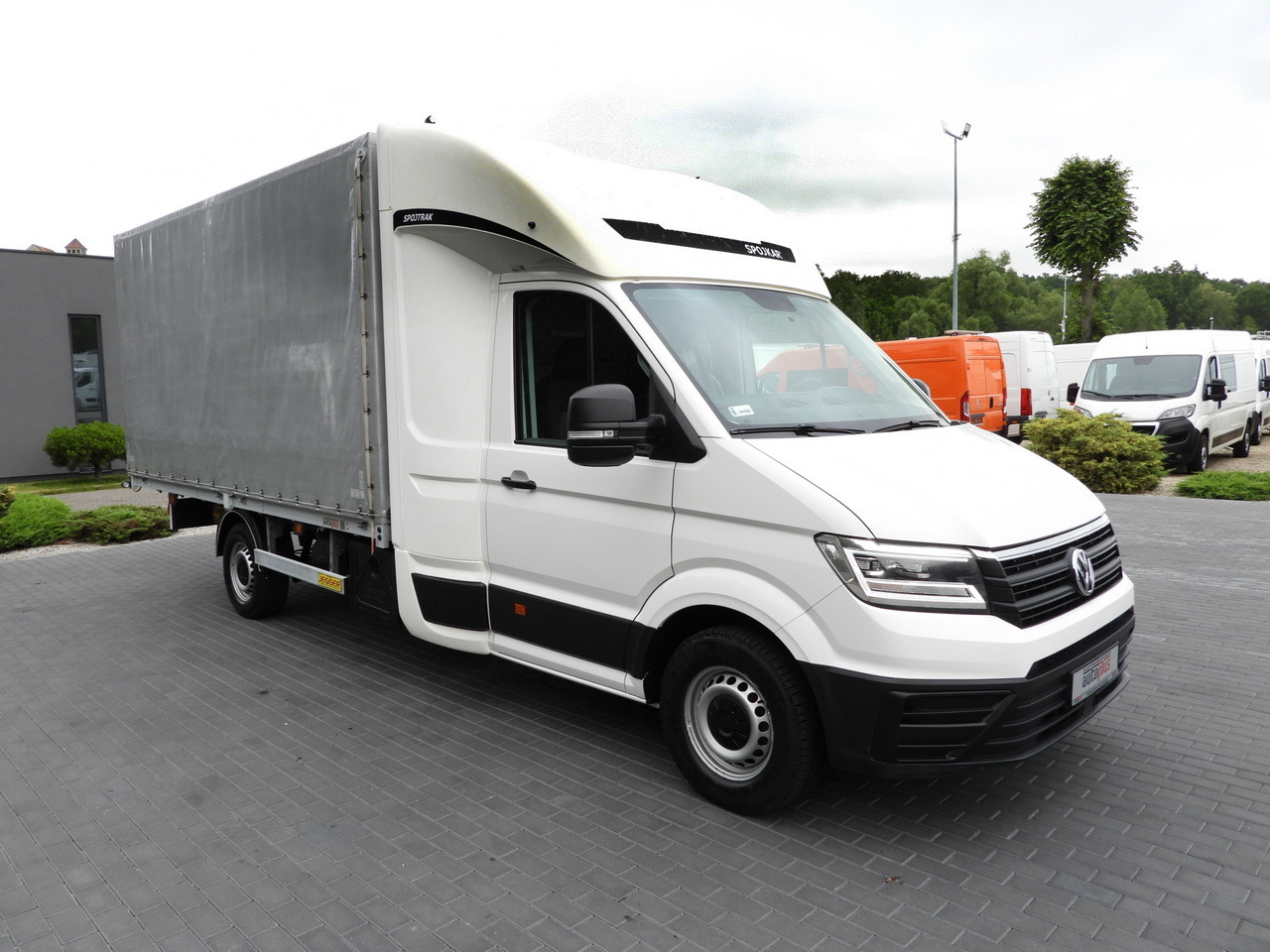 VOLKSWAGEN CRAFTER TARPAULIN 8 PALLETS WEBASTO CRUISE CONTROL LED LIGHTS AIR CONDITIONING 180HP - Transportbil med kapell: bild 4 VOLKSWAGEN CRAFTER TARPAULIN 8 PALLETS WEBASTO CRUISE CONTROL LED LIGHTS AIR CONDITIONING 180HP - Transportbil med kapell: bild 4
