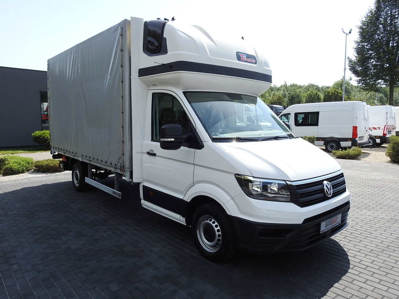 VOLKSWAGEN CRAFTER TARPAULIN LIFT 8 PALLETS WEBASTO CRUISE CONTROL 180HP - Transportbil med kapell: bild 4 VOLKSWAGEN CRAFTER TARPAULIN LIFT 8 PALLETS WEBASTO CRUISE CONTROL 180HP - Transportbil med kapell: bild 4