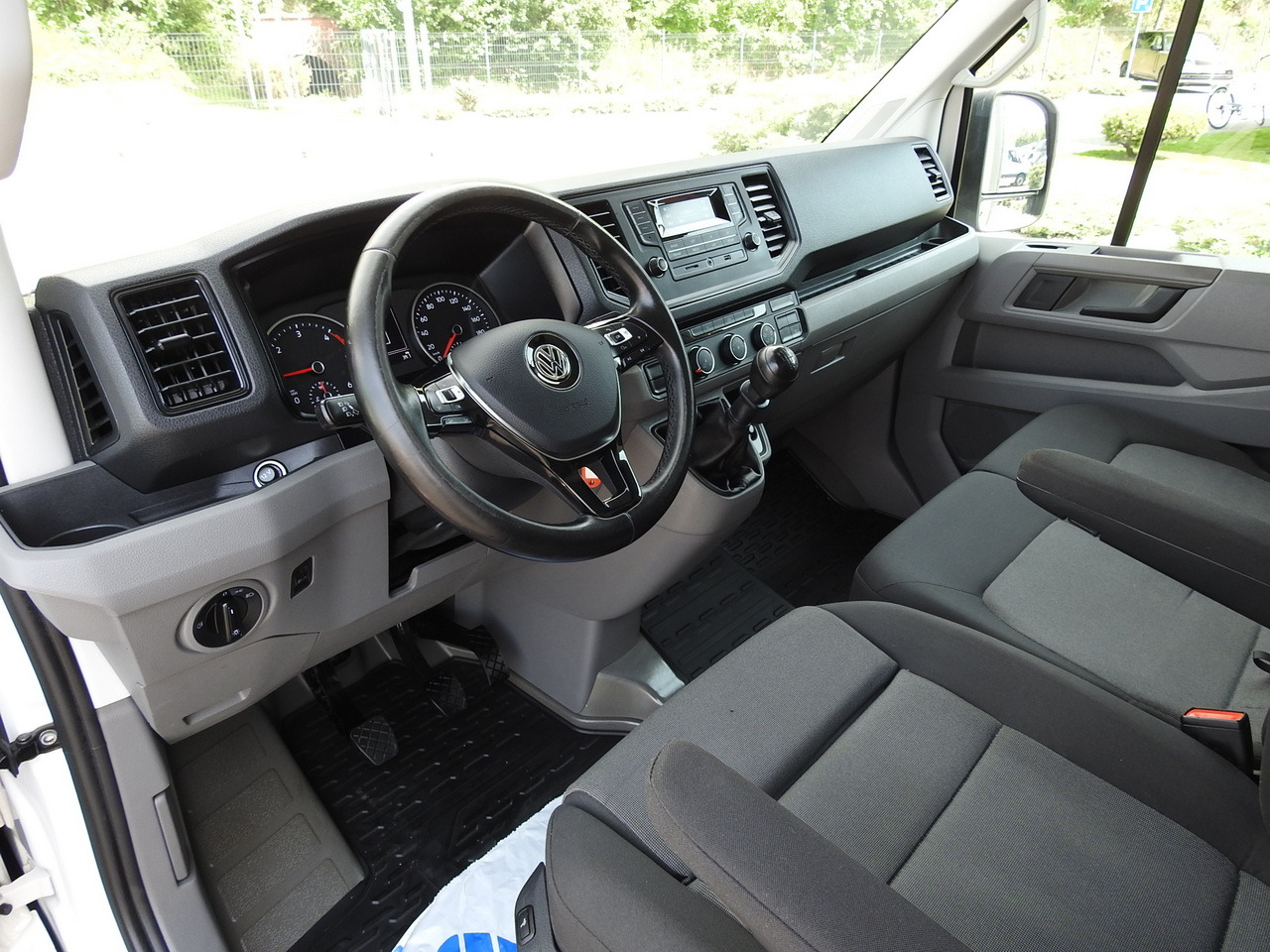VOLKSWAGEN CRAFTER TARPAULIN LIFT 8 PALLETS WEBASTO CRUISE CONTROL 180HP - Transportbil med kapell: bild 2 VOLKSWAGEN CRAFTER TARPAULIN LIFT 8 PALLETS WEBASTO CRUISE CONTROL 180HP - Transportbil med kapell: bild 2