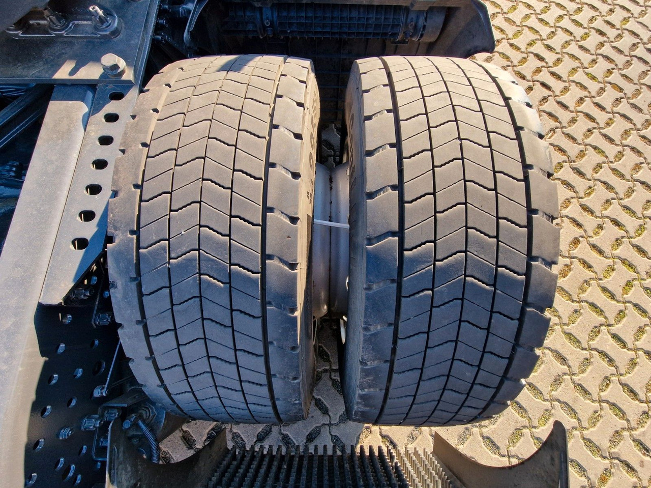 Dragbil Mercedes-Benz Actros 1845 / Retarder / Standklima / Xenon: bild 30