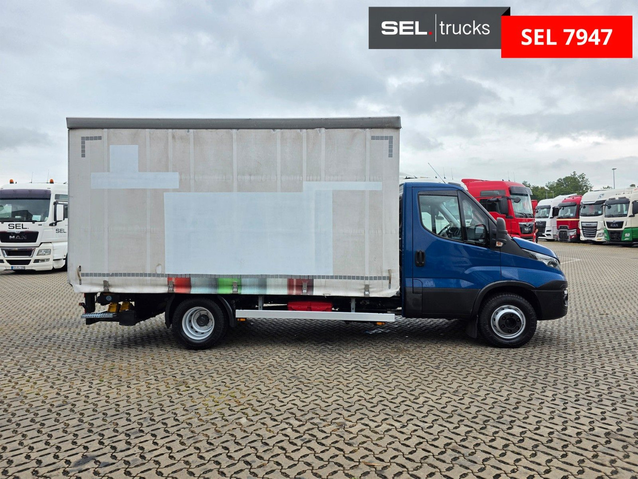 Iveco Daily 70C18 Hi-Matic / Ladebordwand / 3 Sitzen - Transportbil med kapell: bild 4 Iveco Daily 70C18 Hi-Matic / Ladebordwand / 3 Sitzen - Transportbil med kapell: bild 4