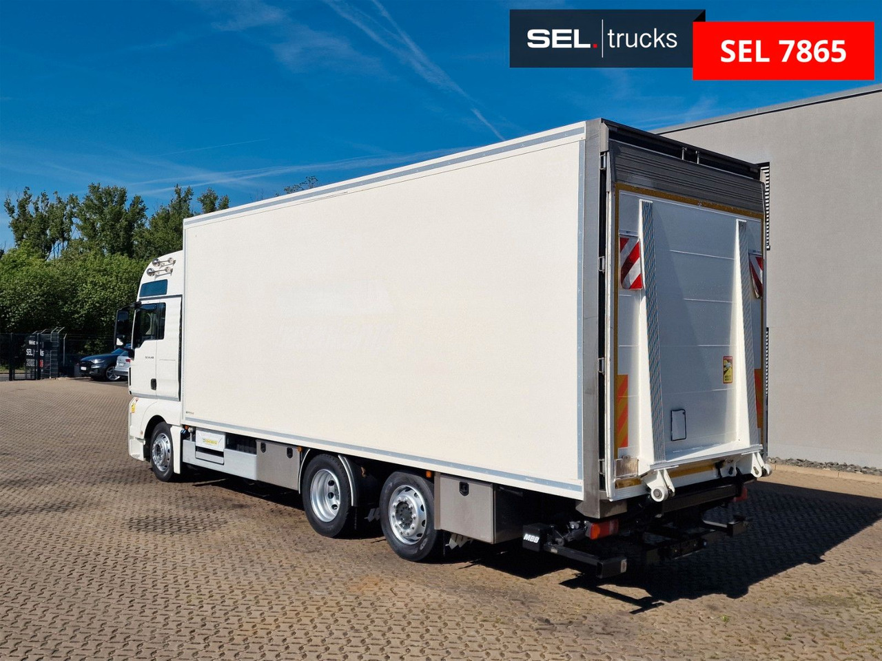 MAN TGX 24.400 6X2-2 LL-U / Intarder / Ldbw / Konvek - Lastbil med skåp: bild 1 MAN TGX 24.400 6X2-2 LL-U / Intarder / Ldbw / Konvek - Lastbil med skåp: bild 1
