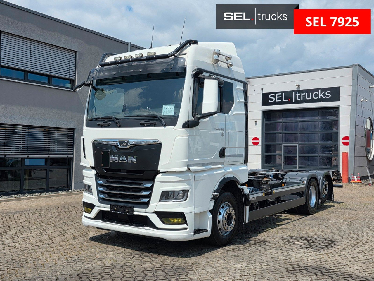 MAN TGX 26.510 6x2-2 LL CH / ZF Intarder / Liftachse - Containerbil/ Växelflak lastbil: bild 1 MAN TGX 26.510 6x2-2 LL CH / ZF Intarder / Liftachse - Containerbil/ Växelflak lastbil: bild 1
