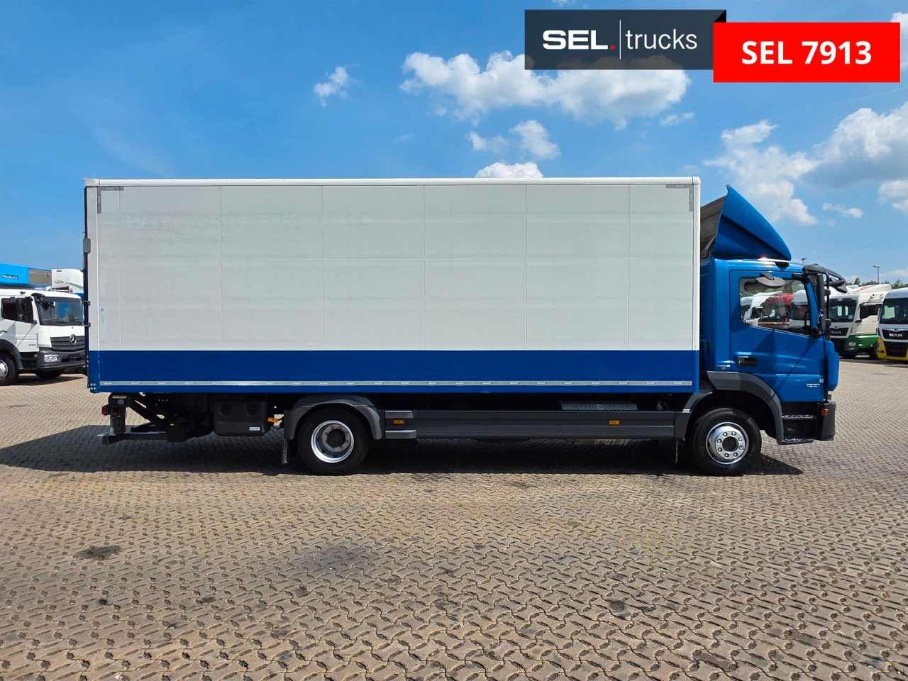 Mercedes-Benz Atego 1221 / Ladebordwand - Lastbil med skåp: bild 4 Mercedes-Benz Atego 1221 / Ladebordwand - Lastbil med skåp: bild 4