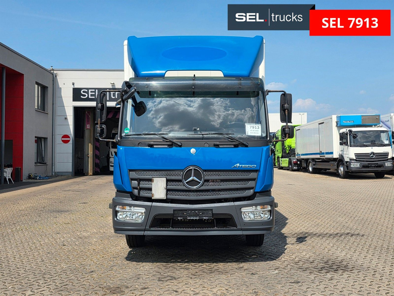 Mercedes-Benz Atego 1221 / Ladebordwand - Lastbil med skåp: bild 2 Mercedes-Benz Atego 1221 / Ladebordwand - Lastbil med skåp: bild 2