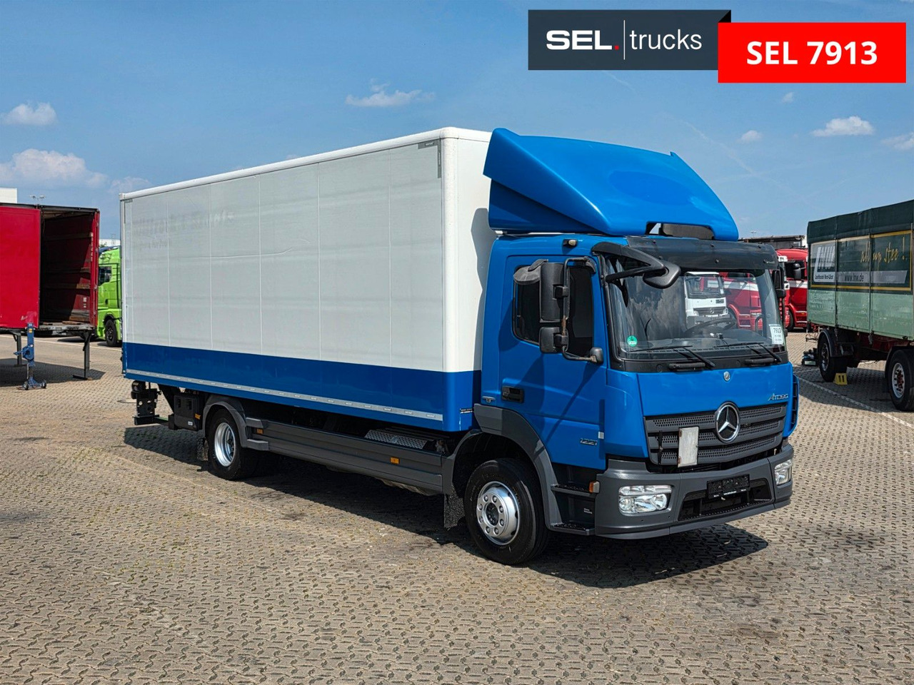 Mercedes-Benz Atego 1221 / Ladebordwand - Lastbil med skåp: bild 3 Mercedes-Benz Atego 1221 / Ladebordwand - Lastbil med skåp: bild 3